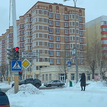 2-Ухкомнатная Современная Новая Квартира В Центре Города Kostanay Exterior photo